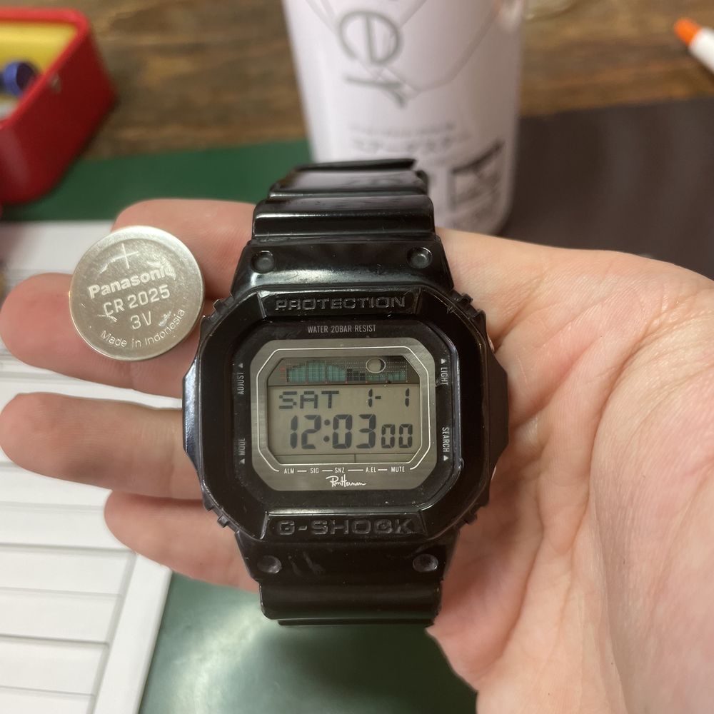 腕時計電池交換 CASIO G-SHOCK - 時計電池交換 - 沖縄 iPhone修理 スマホ１１９